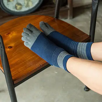 Антибактериален спорт случайни прости дишаща средна тръба ивица трикотаж чорапи с пръстите на краката пет пръста чорапи мъжки чорапи