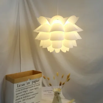 Модерна проста висулка за венчелистчета LED осветление Бяла акрилна пътека Спалня Трапезария Вътрешни декоративни осветителни тела