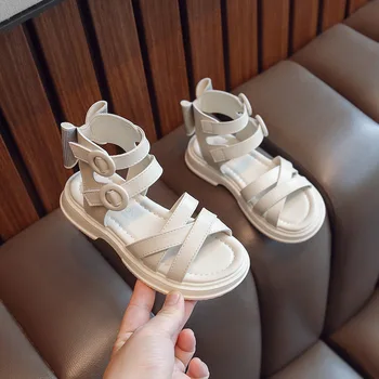 Последни дизайнерски момичета Римски сандали 2023 Лято Нов лък Детски плажни обувки Модни меки подметки Гладиатор Детски принцеси сандали