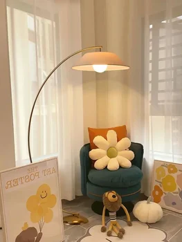 Light Luxury Artistic Sense American Retro Floor Lamp Nordic Living Room Bedroom Study Simple Atmosphere Night Fish Luuring Lamp