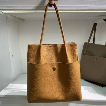 Корейски ежедневни пазарски чанти за жени Луксозни дизайнерски чанти портмонета 2023 Ново в реколта PU бутон малък с вътрешен джоб рамо
